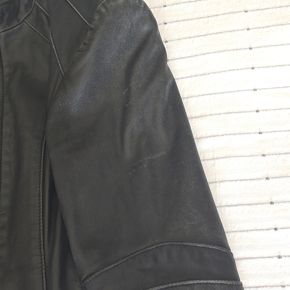 Cropped leather jacket - Picture 12 of 15